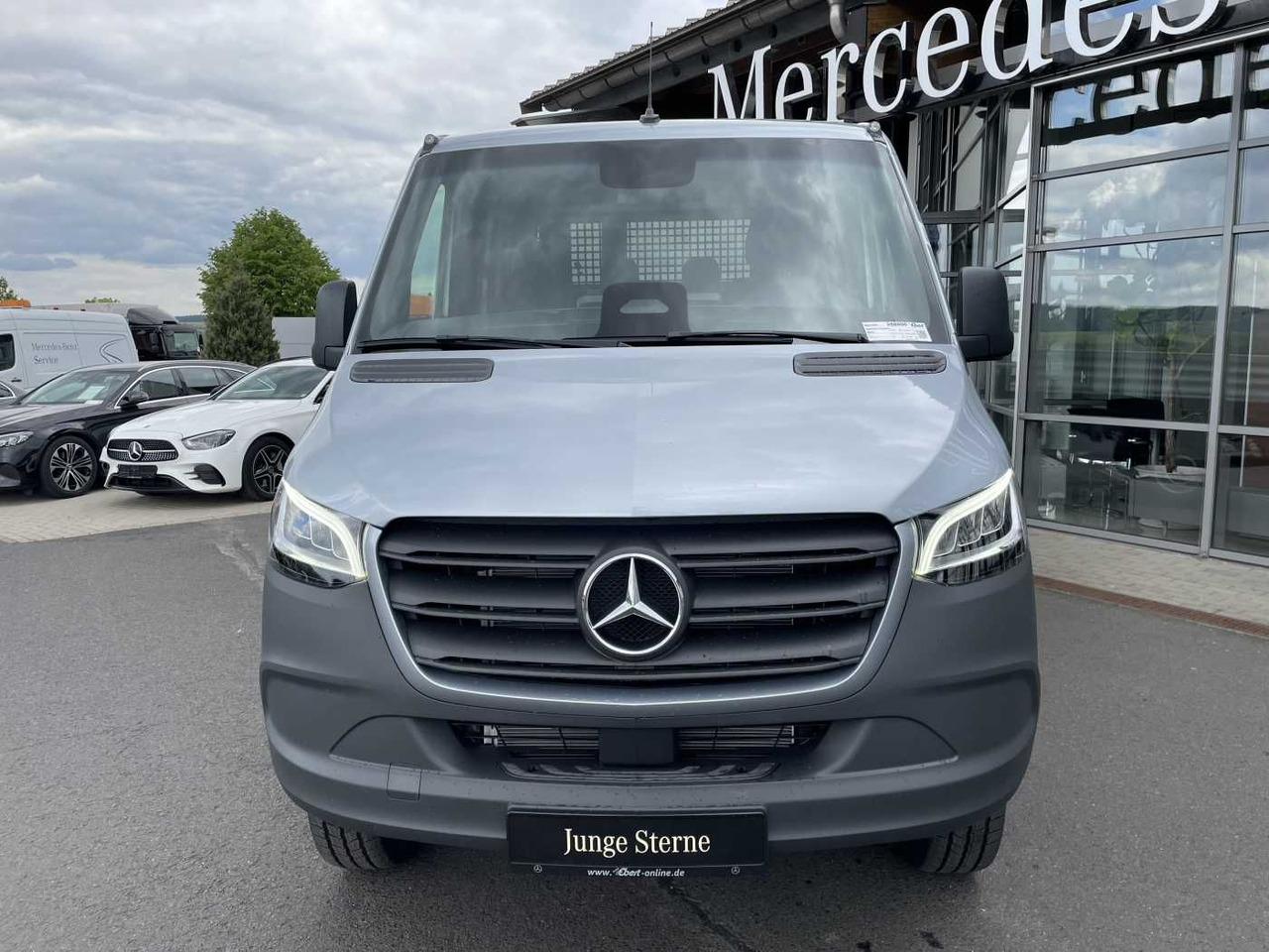 Mercedes-Benz Sprinter 319 CDI 4x4 DoKa Klima Stdheiz AHK LED - Flatbed van: picture 2 Mercedes-Benz Sprinter 319 CDI 4x4 DoKa Klima Stdheiz AHK LED - Flatbed van: picture 2