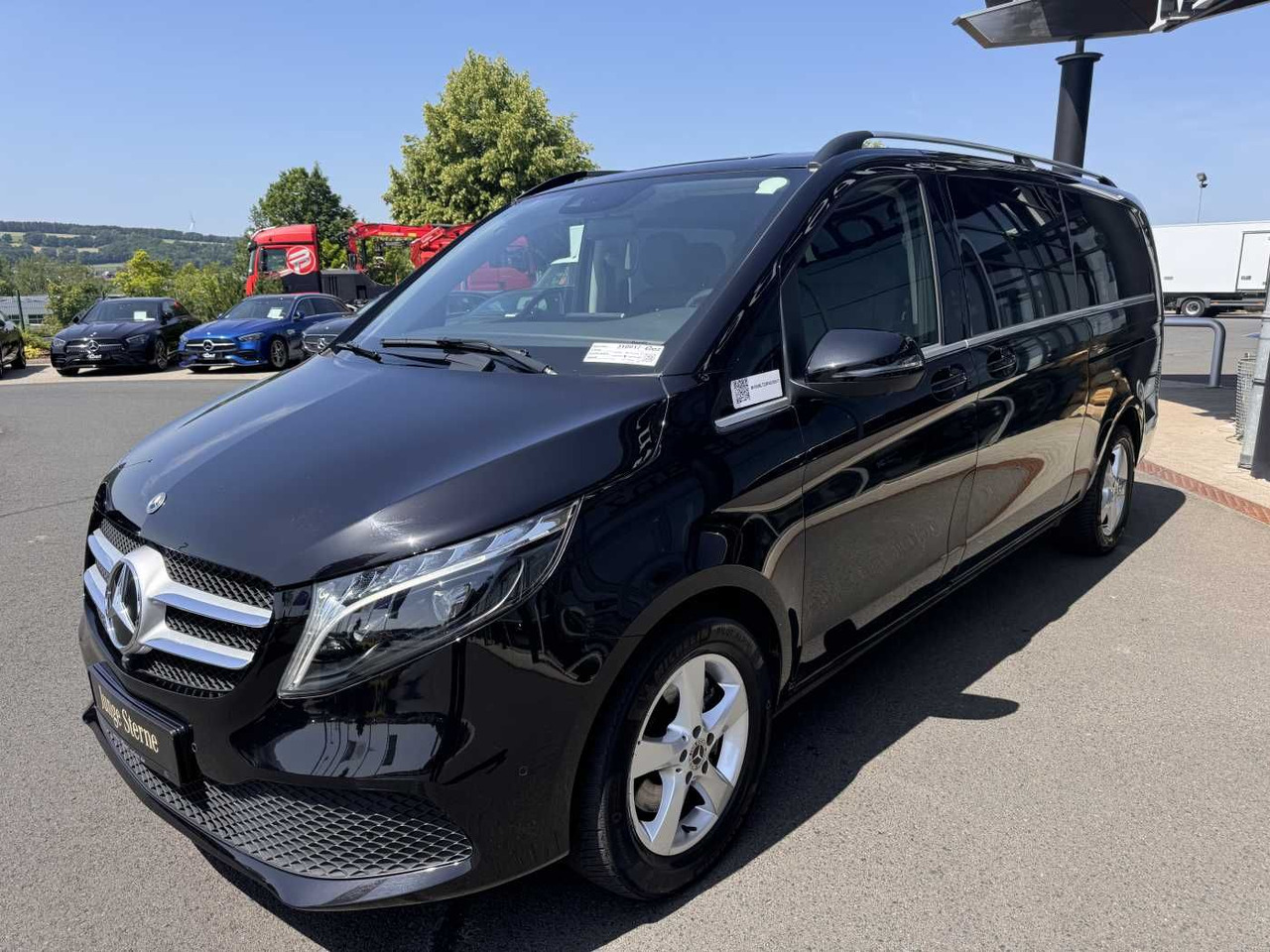 Mercedes-Benz V 300 d 4MATIC AVA 3430 AHK2,5 DISTRONIC 360 - Car: picture 3 Mercedes-Benz V 300 d 4MATIC AVA 3430 AHK2,5 DISTRONIC 360 - Car: picture 3