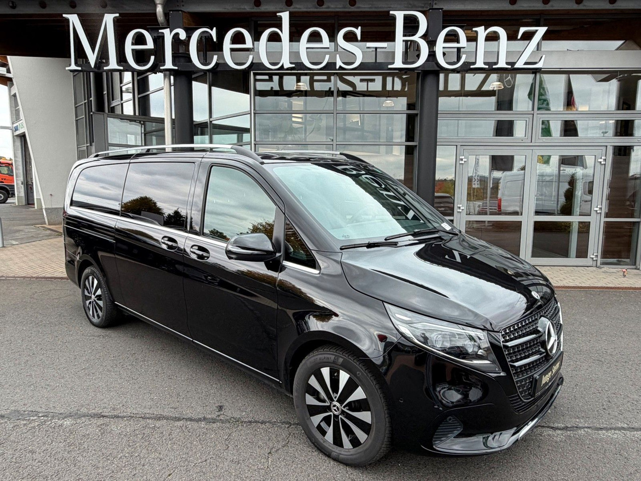Mercedes-Benz V 300 d AVANTGARDE Extralang 360Kamera Standh - Station wagon: picture 1 Mercedes-Benz V 300 d AVANTGARDE Extralang 360Kamera Standh - Station wagon: picture 1