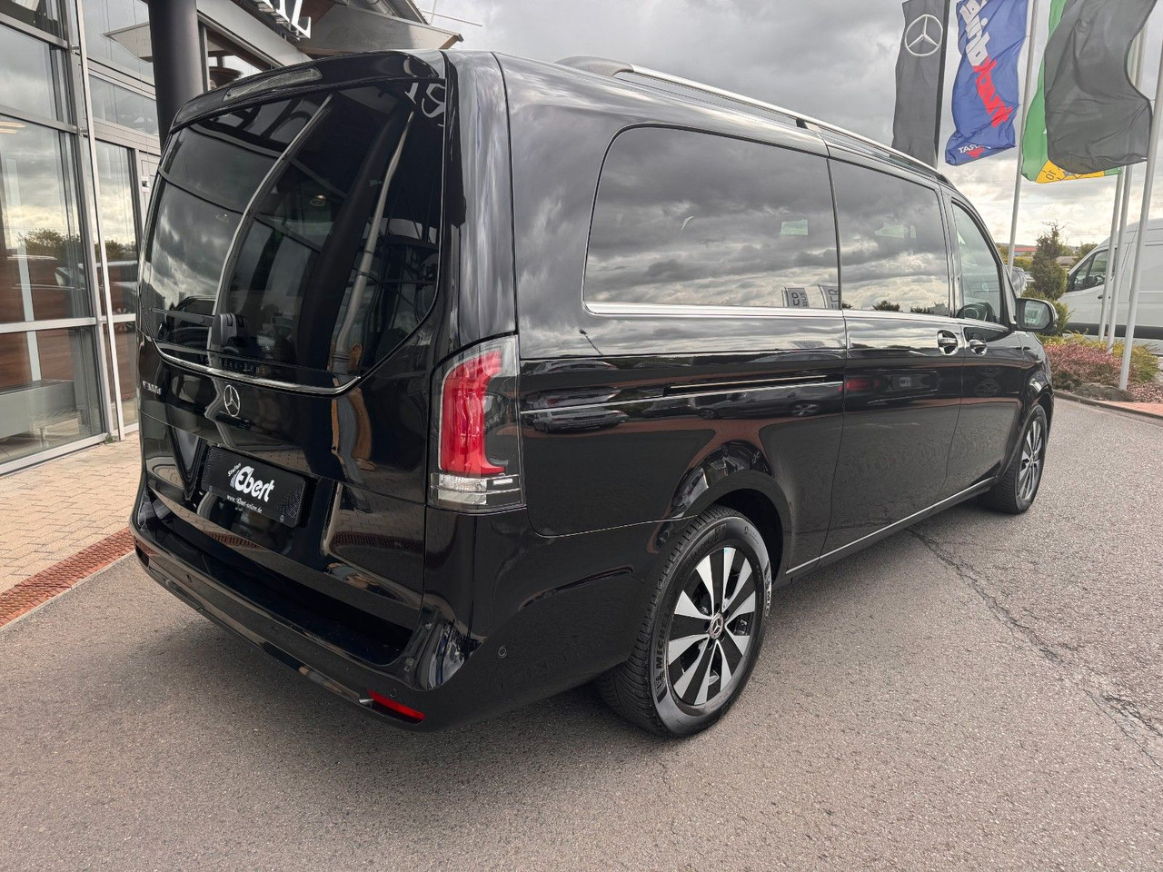 Mercedes-Benz V 300 d AVANTGARDE Extralang 360Kamera Standheiz - Passenger van: picture 4 Mercedes-Benz V 300 d AVANTGARDE Extralang 360Kamera Standheiz - Passenger van: picture 4