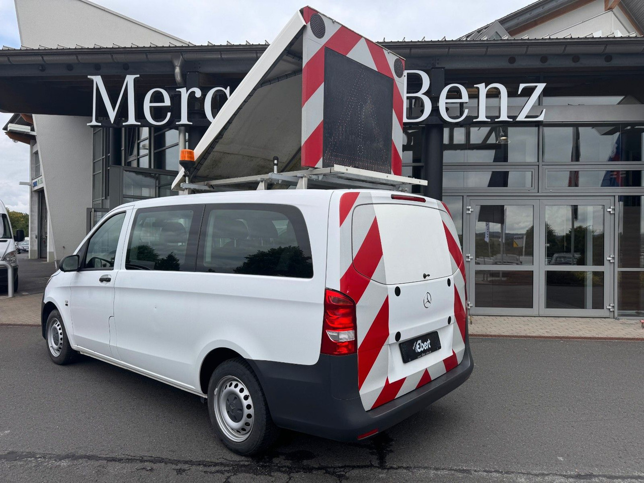 Mercedes-Benz Vito 111 CDI Tourer Begleitfahrzeug BF3+ / WVZ - Small van: picture 1 Mercedes-Benz Vito 111 CDI Tourer Begleitfahrzeug BF3+ / WVZ - Small van: picture 1