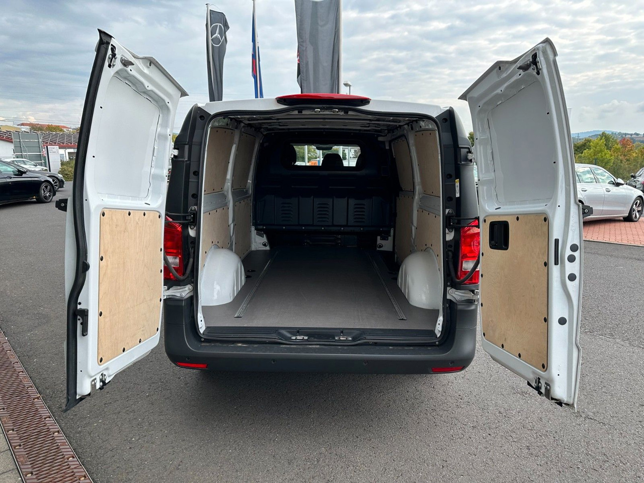 Mercedes-Benz Vito 116 CDI Extralang Klima Kamera SHZ - Small van: picture 4 Mercedes-Benz Vito 116 CDI Extralang Klima Kamera SHZ - Small van: picture 4