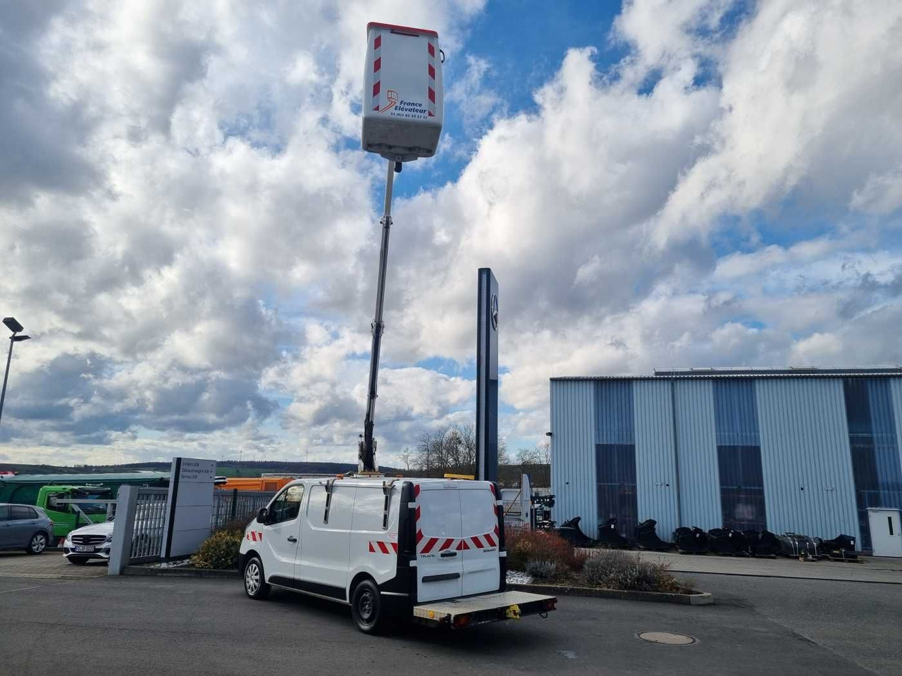 Renault Trafic dCi 120 L1H1 / France Elavateur 10,6m - Truck mounted aerial platform: picture 2 Renault Trafic dCi 120 L1H1 / France Elavateur 10,6m - Truck mounted aerial platform: picture 2