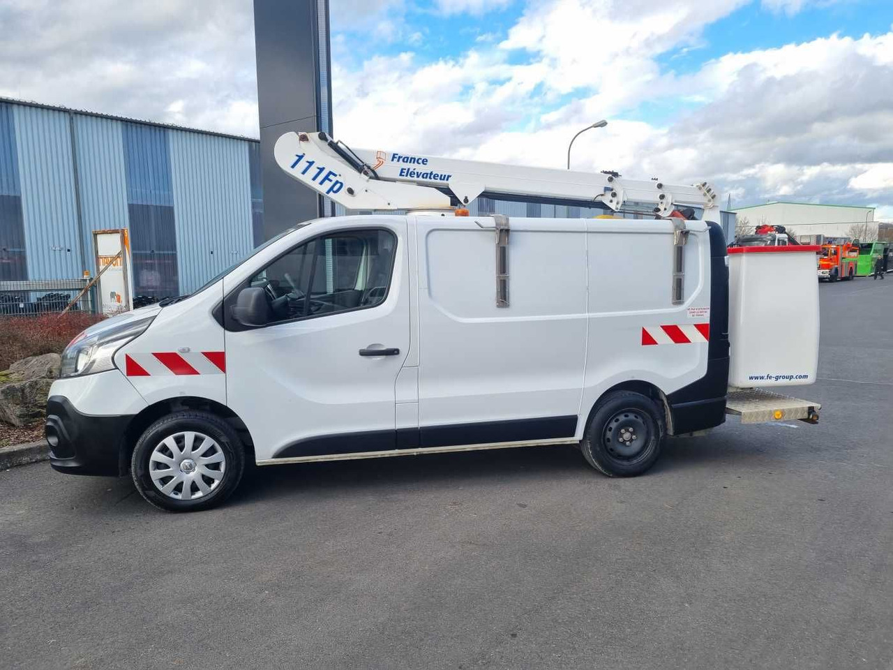 Renault Trafic dCi 120 L1H1 / France Elavateur 10,6m - Truck mounted aerial platform: picture 4 Renault Trafic dCi 120 L1H1 / France Elavateur 10,6m - Truck mounted aerial platform: picture 4