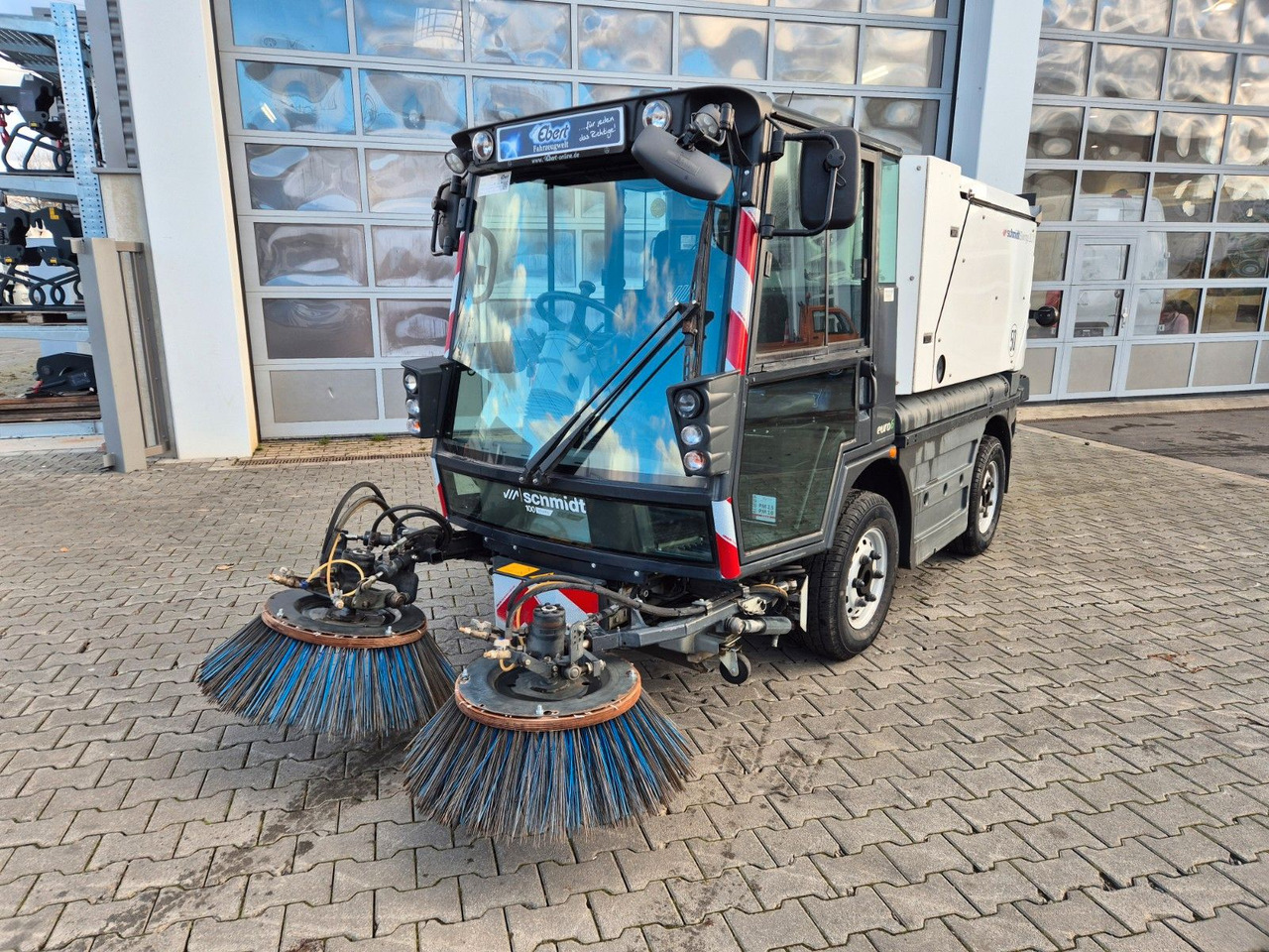 Schmidt Swingo Compact 200+ Klima - Road sweeper: picture 3 Schmidt Swingo Compact 200+ Klima - Road sweeper: picture 3
