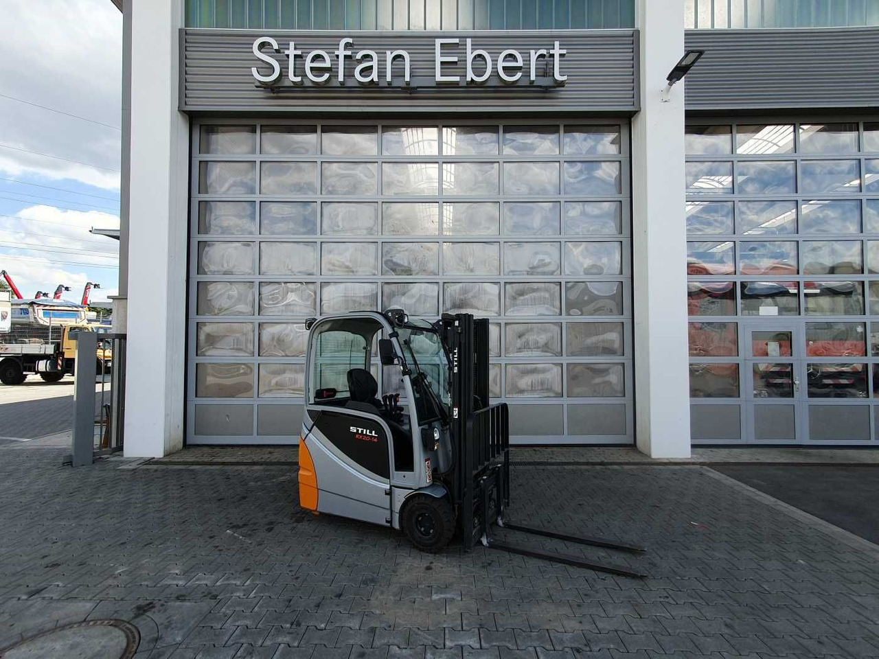 Still RX20-14 / 2025 / Triplex: 4.30m! / 751h! / SS - Electric forklift: picture 1 Still RX20-14 / 2025 / Triplex: 4.30m! / 751h! / SS - Electric forklift: picture 1