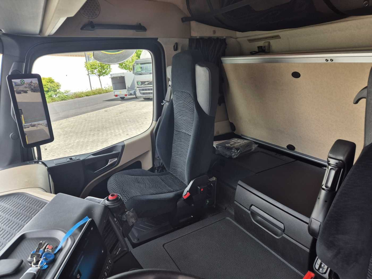 Tractor unit Mercedes-Benz Actros 1840 LSnRL Retarder Hubsattelplatte Xenon: picture 15
