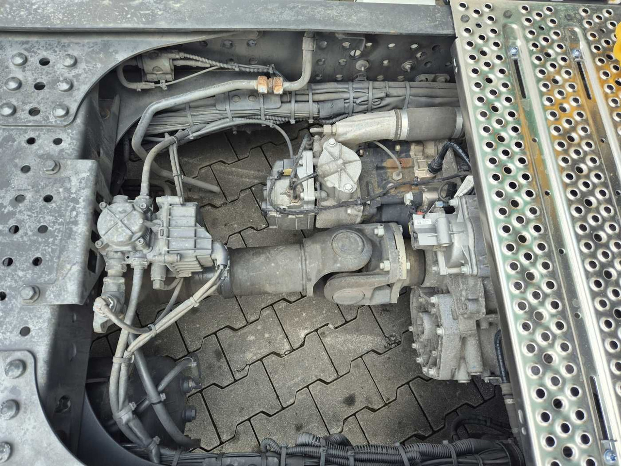 Tractor unit Mercedes-Benz Actros 1840 LSnRL Retarder Hubsattelplatte Xenon: picture 9