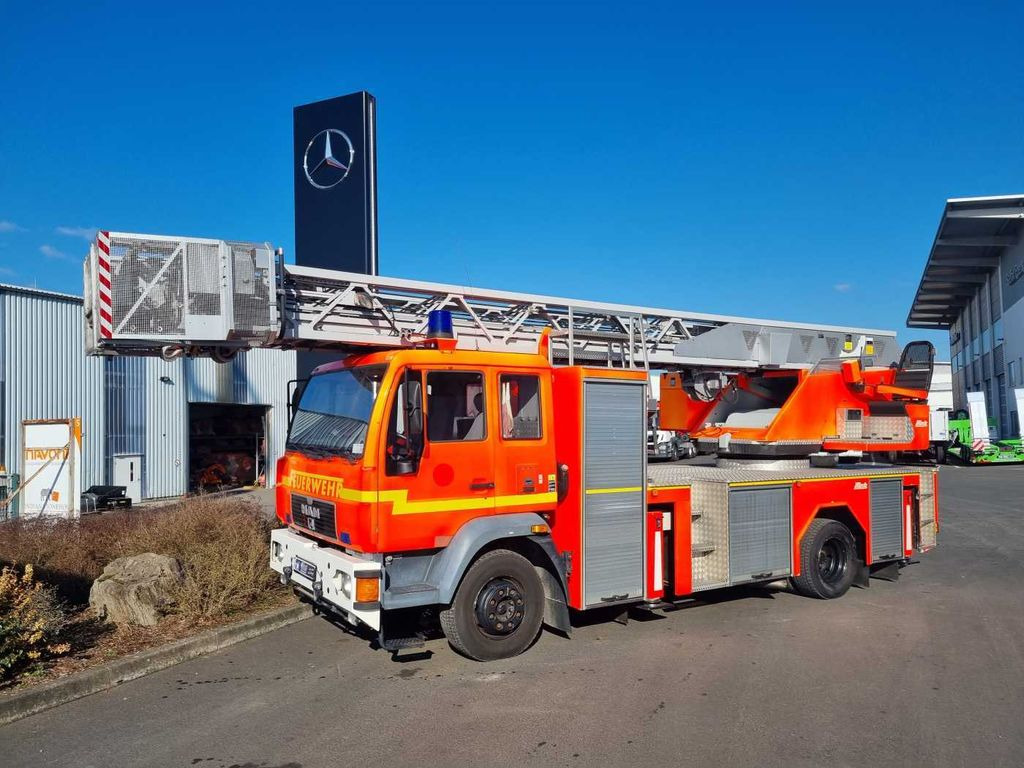 MAN 15.284LC Metz DLK 23-12 Feuerwehr Drehleiter - Truck: picture 2 MAN 15.284LC Metz DLK 23-12 Feuerwehr Drehleiter - Truck: picture 2