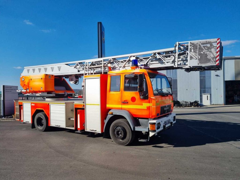 MAN 15.284LC Metz DLK 23-12 Feuerwehr Drehleiter - Truck: picture 3 MAN 15.284LC Metz DLK 23-12 Feuerwehr Drehleiter - Truck: picture 3
