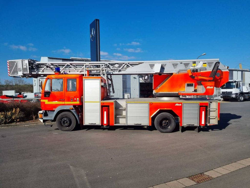 MAN 15.284LC Metz DLK 23-12 Feuerwehr Drehleiter - Truck: picture 4 MAN 15.284LC Metz DLK 23-12 Feuerwehr Drehleiter - Truck: picture 4