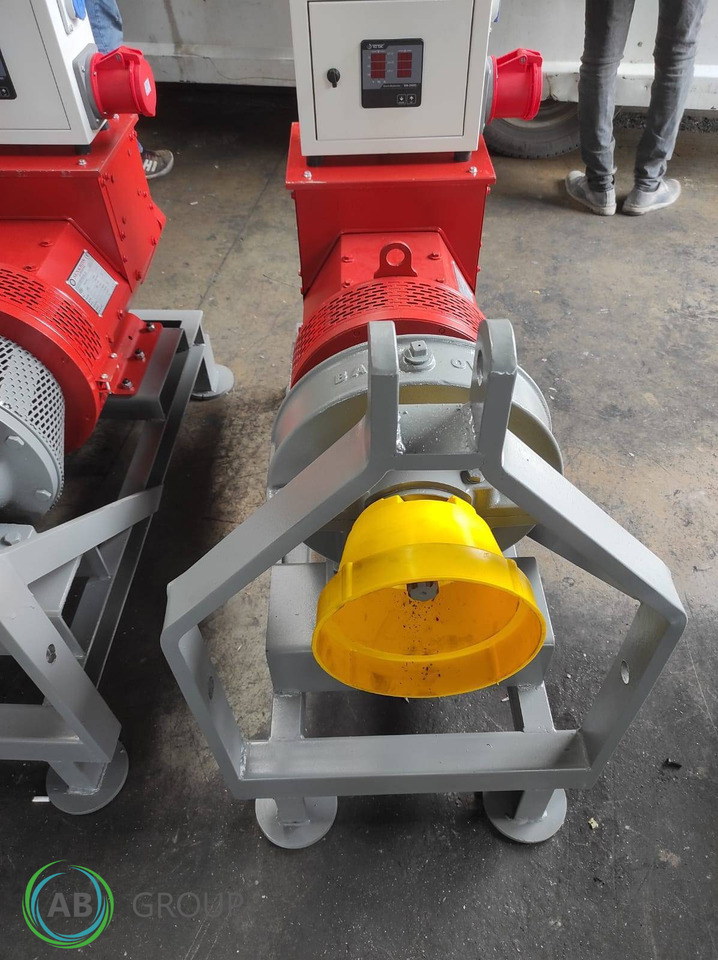 Elektro-Jen 30 kVa / 24 kW PTO driven generator with AVR control - Generator set: picture 2 Elektro-Jen 30 kVa / 24 kW PTO driven generator with AVR control - Generator set: picture 2