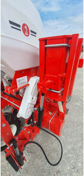 Özdöken pneumatyczny siewnik punktowy z nawożeniem wgłębny - Precision sowing machine: picture 5 Özdöken pneumatyczny siewnik punktowy z nawożeniem wgłębny - Precision sowing machine: picture 5