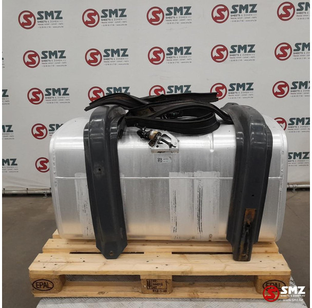 DAF Occ brandstoftank 430L + steunen DAF - Fuel tank for Truck: picture 2 DAF Occ brandstoftank 430L + steunen DAF - Fuel tank for Truck: picture 2