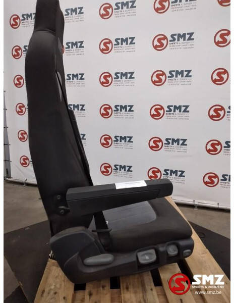 Iveco Occ bijrijdersstoel Iveco - Cab and interior for Truck: picture 2 Iveco Occ bijrijdersstoel Iveco - Cab and interior for Truck: picture 2