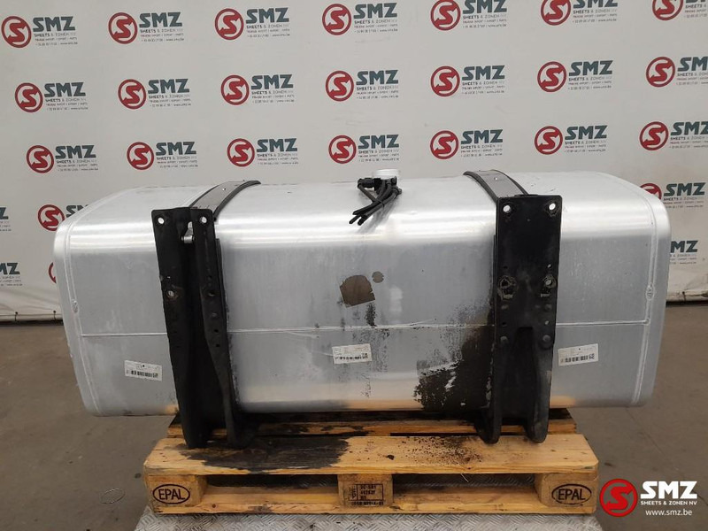 MAN Occ brandstoftank 600L + brandstofniveausensor MAN - Fuel tank for Truck: picture 2 MAN Occ brandstoftank 600L + brandstofniveausensor MAN - Fuel tank for Truck: picture 2