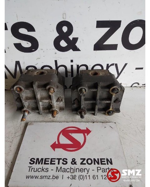 Mercedes-Benz Occ Motorsteunen Atego 1828 - Engine mount for Truck: picture 2 Mercedes-Benz Occ Motorsteunen Atego 1828 - Engine mount for Truck: picture 2