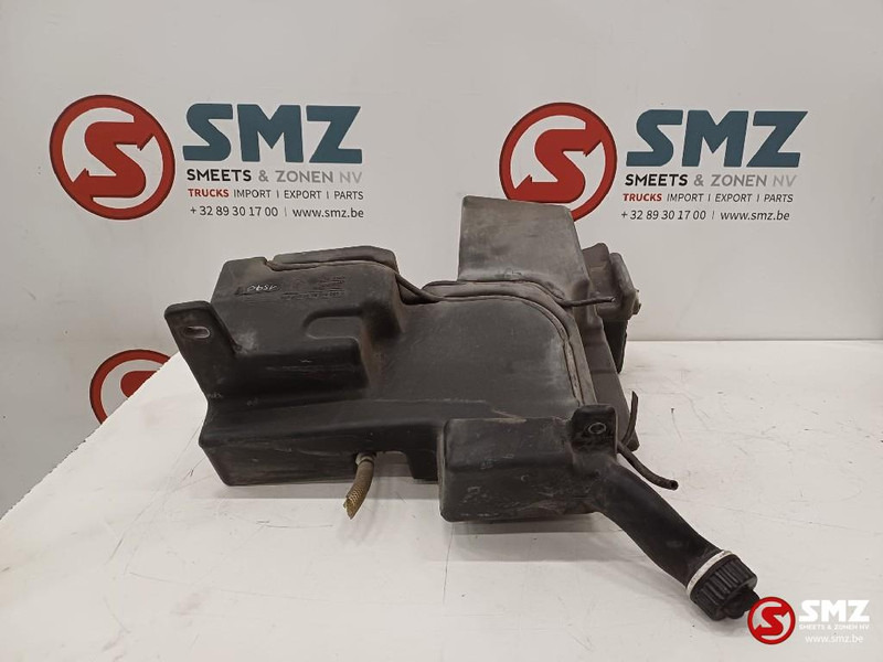 Mercedes-Benz Occ ruitenvloeistofreservoir Mercedes - Window and parts for Truck: picture 2 Mercedes-Benz Occ ruitenvloeistofreservoir Mercedes - Window and parts for Truck: picture 2