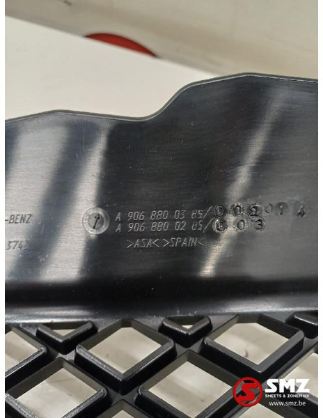 Mercedes-Benz radiator grille Mercedes - Grill for Truck: picture 3 Mercedes-Benz radiator grille Mercedes - Grill for Truck: picture 3