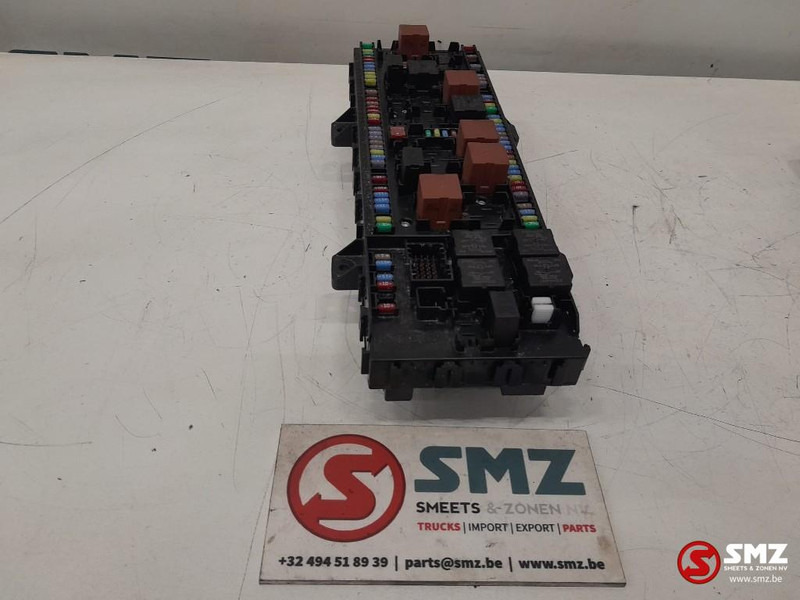 Renault Occ ECU VMCU2 regeleenheid Renault - ECU for Truck: picture 4 Renault Occ ECU VMCU2 regeleenheid Renault - ECU for Truck: picture 4