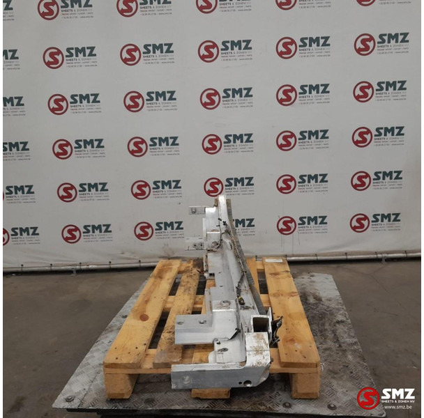 Renault Occ onderrijdbeveiliging Renault - Bumper for Truck: picture 3 Renault Occ onderrijdbeveiliging Renault - Bumper for Truck: picture 3