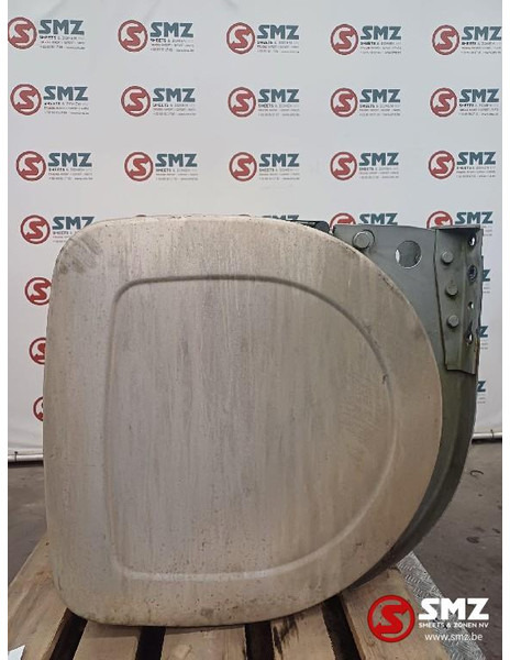 Volvo Occ brandstoftank met steunen 330L Volvo - Fuel tank for Truck: picture 3 Volvo Occ brandstoftank met steunen 330L Volvo - Fuel tank for Truck: picture 3