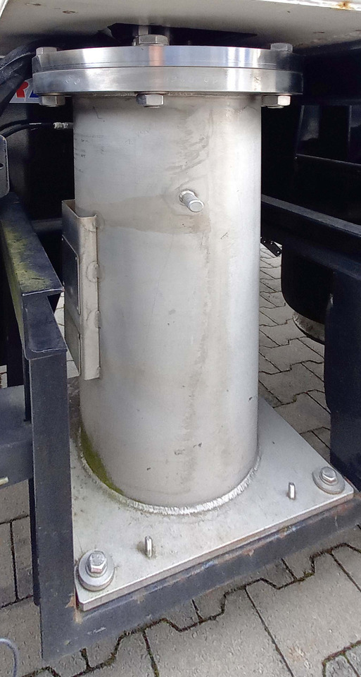 Schwingenschlögel Gas tank semi-trailer used for LNG/CNG mobile filling station Methan Gas Cryogenic - Tank semi-trailer: picture 4 Schwingenschlögel Gas tank semi-trailer used for LNG/CNG mobile filling station Methan Gas Cryogenic - Tank semi-trailer: picture 4