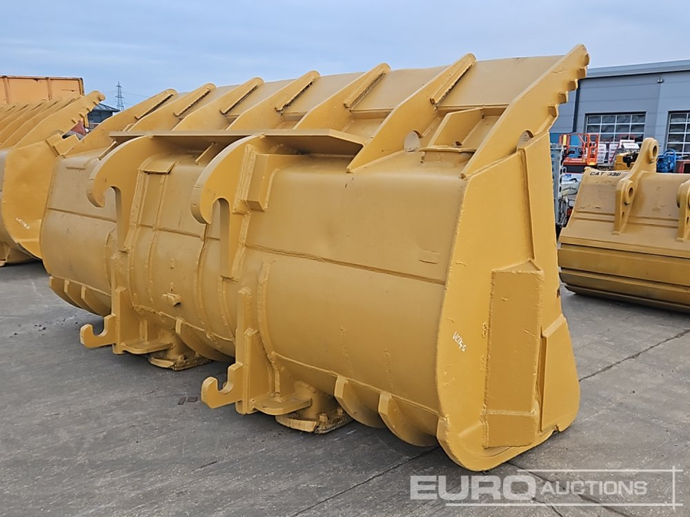 142" Loading Bucket to suit Wheeled Loader, QH to suit Wheeled Loader - Bucket: picture 5 142" Loading Bucket to suit Wheeled Loader, QH to suit Wheeled Loader - Bucket: picture 5