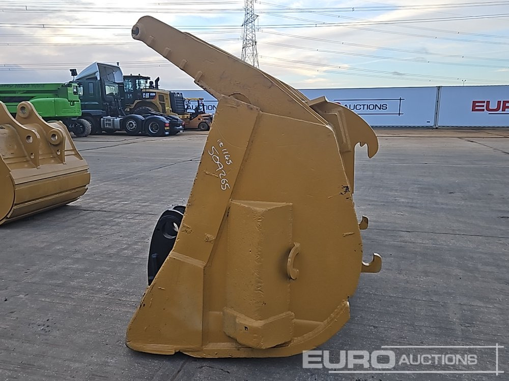142" Loading Bucket to suit Wheeled Loader, QH to suit Wheeled Loader - Bucket: picture 2 142" Loading Bucket to suit Wheeled Loader, QH to suit Wheeled Loader - Bucket: picture 2