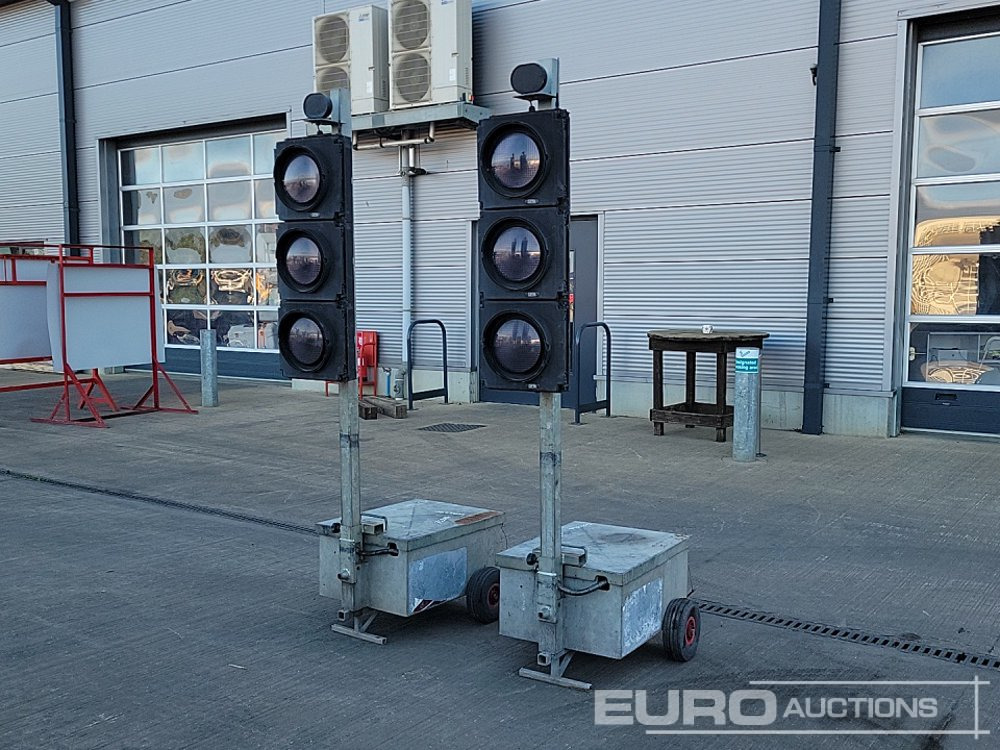 2 Way Traffic Light System - Construction equipment: picture 1 2 Way Traffic Light System - Construction equipment: picture 1
