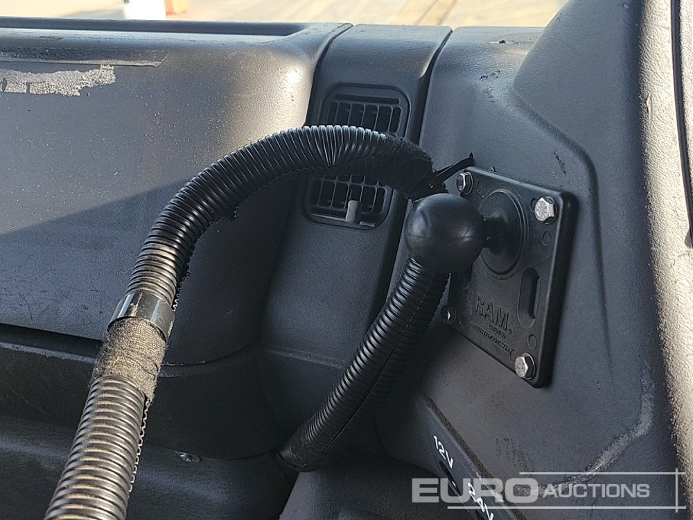 Fire truck 2002 Scania 260 94D: picture 42