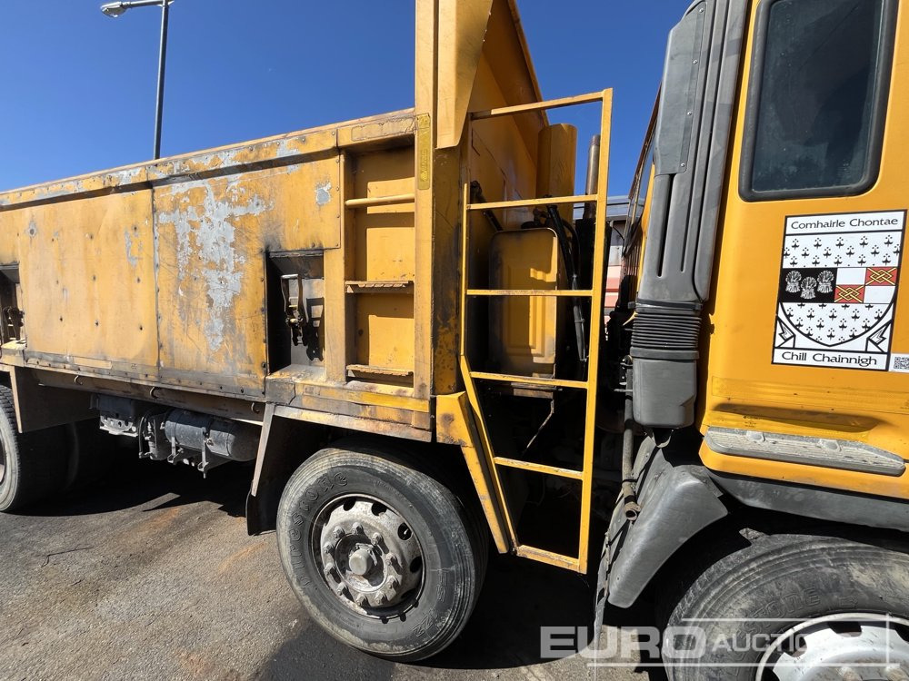 2003 Hino 700 - Tipper: picture 5 2003 Hino 700 - Tipper: picture 5