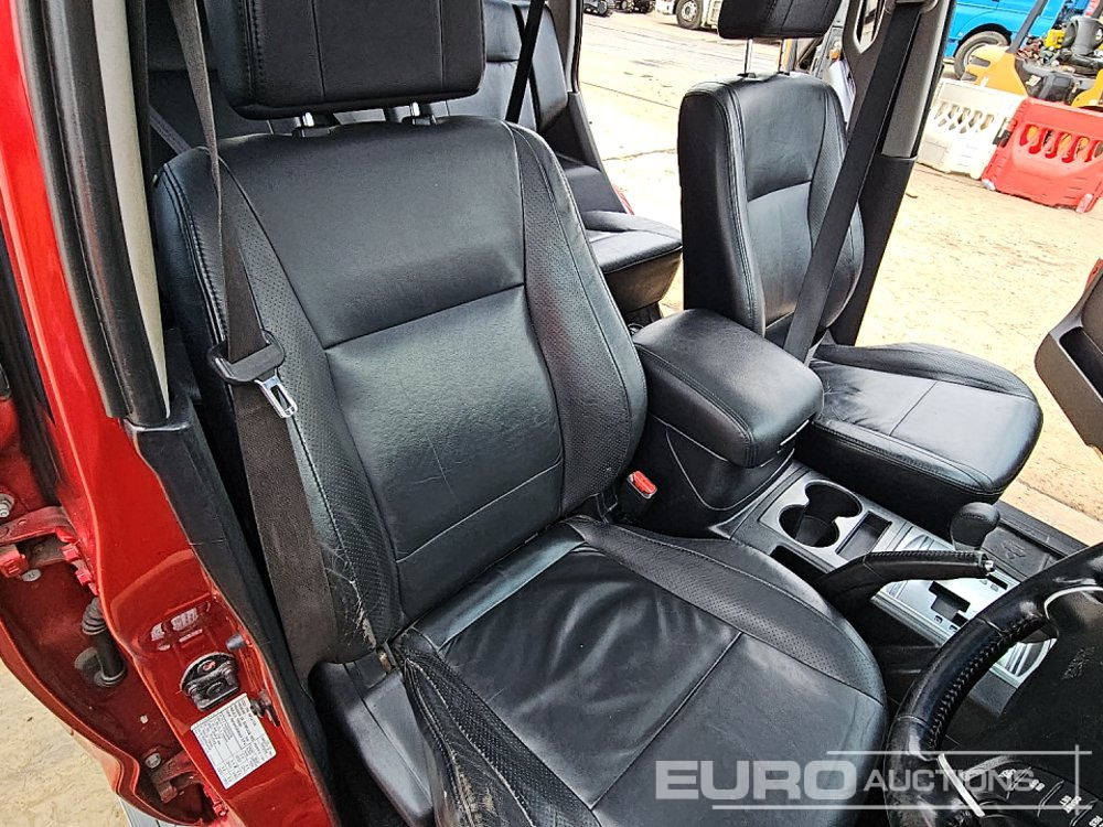 SUV 2008 Mitsubishi Shogun: picture 41