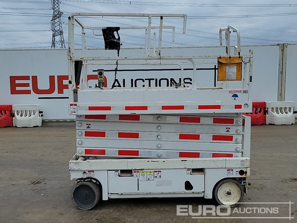 2015 Haulotte Compact 14 - Aerial platform: picture 2 2015 Haulotte Compact 14 - Aerial platform: picture 2