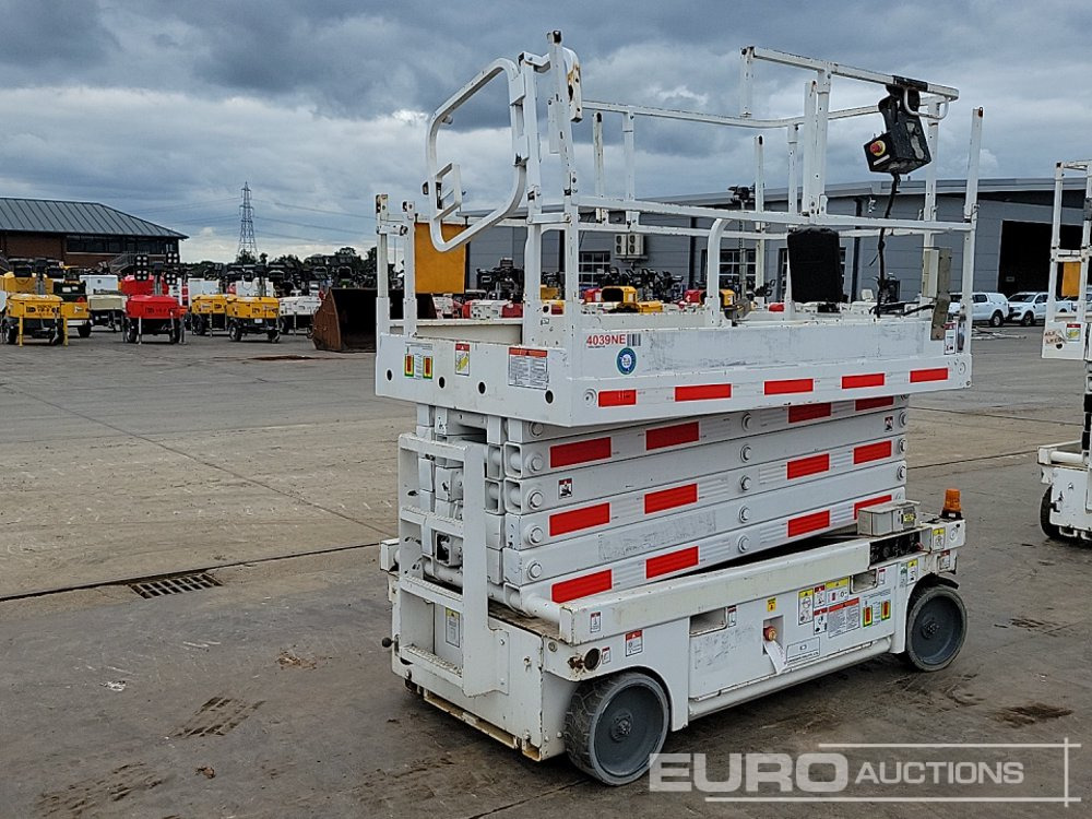 2015 Haulotte Compact 14 - Aerial platform: picture 5 2015 Haulotte Compact 14 - Aerial platform: picture 5