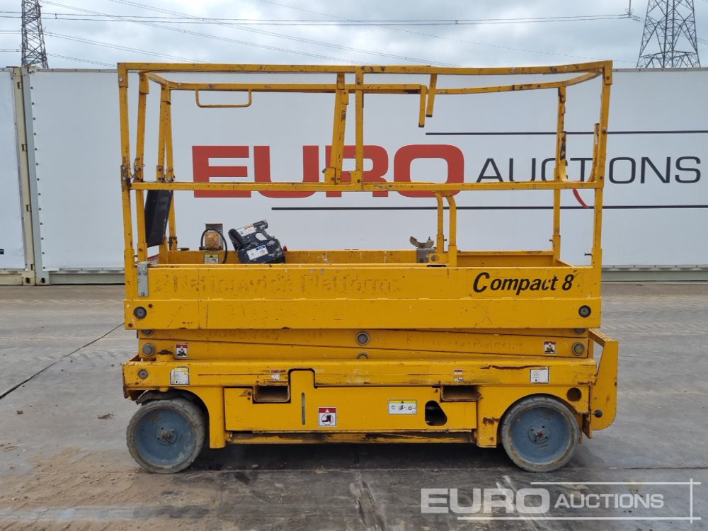 2015 Haulotte Compact 8 - Aerial platform: picture 2 2015 Haulotte Compact 8 - Aerial platform: picture 2