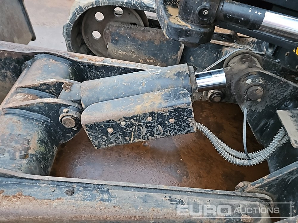 Mini excavator 2015 JCB 86C-1: picture 34