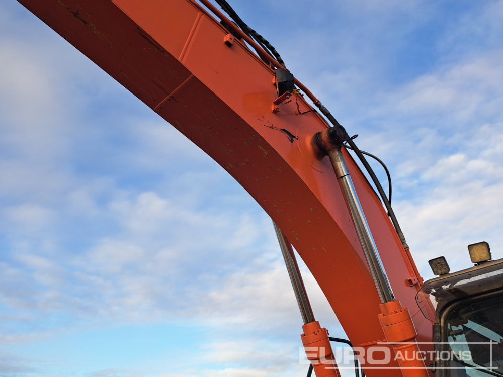 Crawler excavator 2020 Hitachi ZX210LC-6: picture 14
