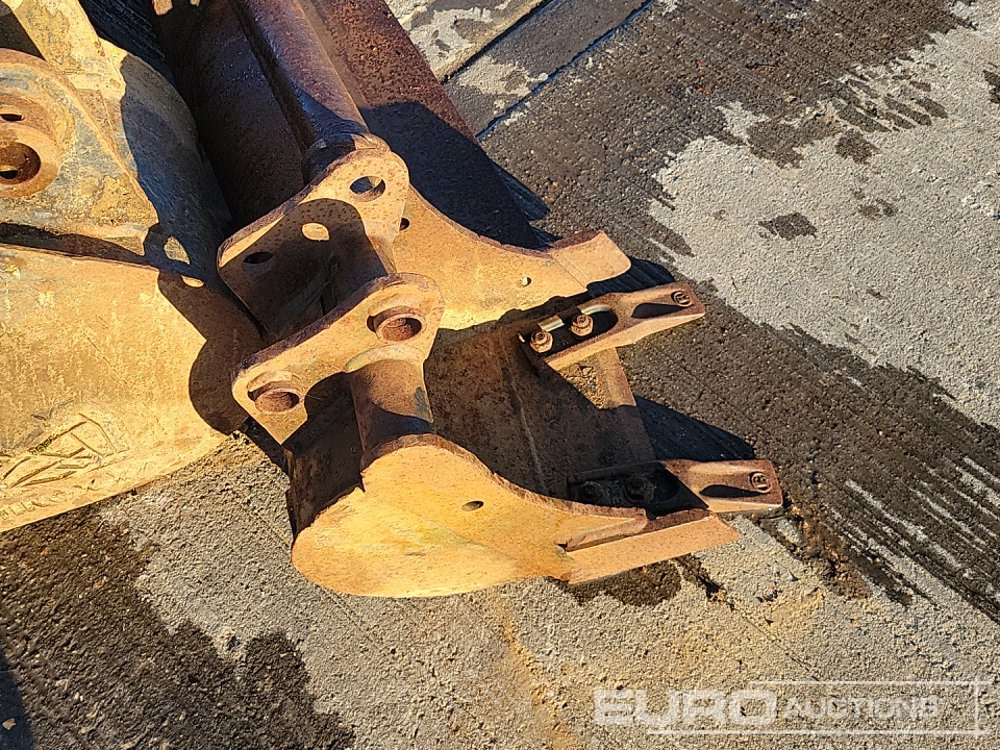 Bucket 36", 30", 30" Ditching, 12", 12", 10" Digging Bucket 25-35mm Pin to suit Mini Excavator: picture 19 Bucket 36", 30", 30" Ditching, 12", 12", 10" Digging Bucket 25-35mm Pin to suit Mini Excavator: picture 19