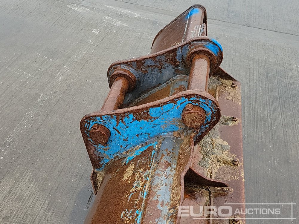 Bucket 60" Ditching Bucket 60mm Pin to suit 10 Ton Excavator: picture 11 Bucket 60" Ditching Bucket 60mm Pin to suit 10 Ton Excavator: picture 11