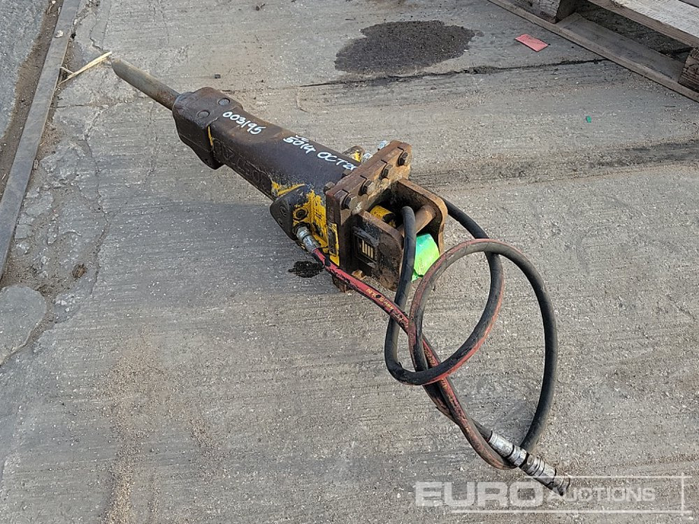 Atlas Copco SB102 - Hydraulic hammer: picture 3 Atlas Copco SB102 - Hydraulic hammer: picture 3