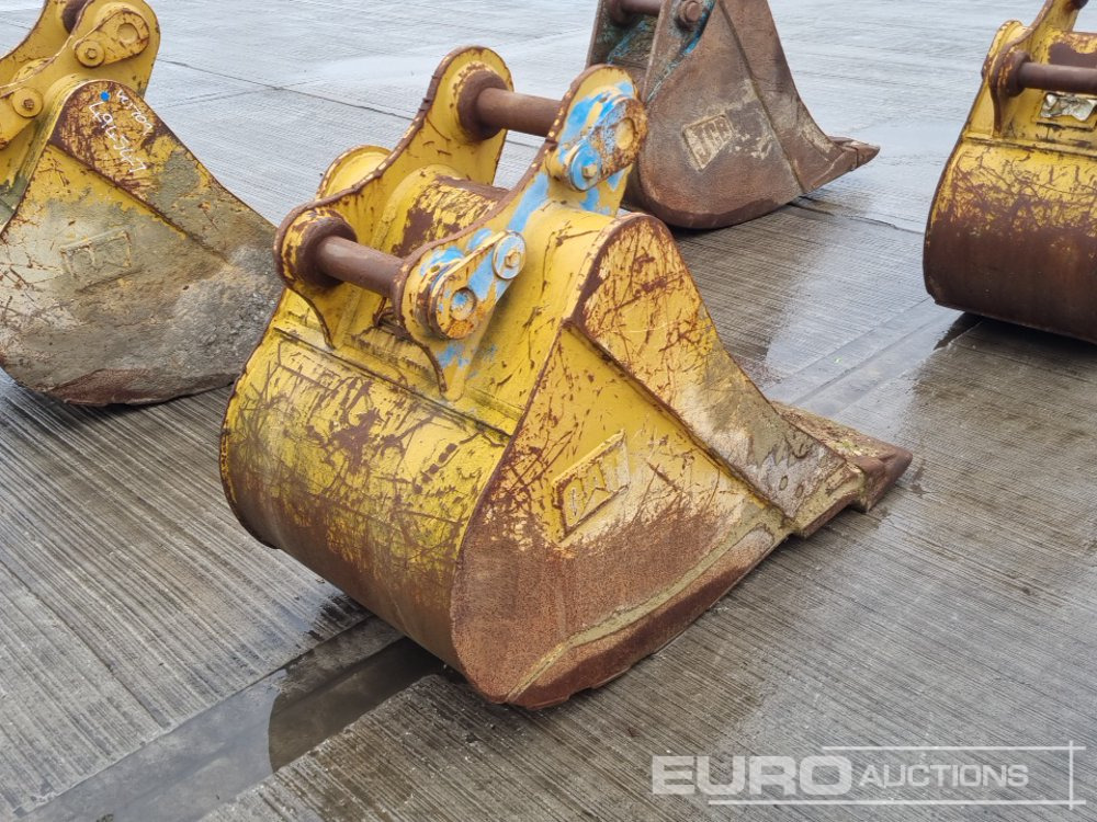 CAT 28" Digging Bucket 65mm Pin to suit 13 Ton Excavator - Bucket: picture 5 CAT 28" Digging Bucket 65mm Pin to suit 13 Ton Excavator - Bucket: picture 5
