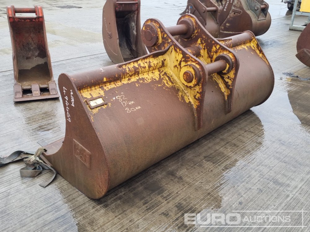 CAT 84" Ditching Bucket 80mm Pin to suit 20 Ton Excavator - Bucket: picture 3 CAT 84" Ditching Bucket 80mm Pin to suit 20 Ton Excavator - Bucket: picture 3