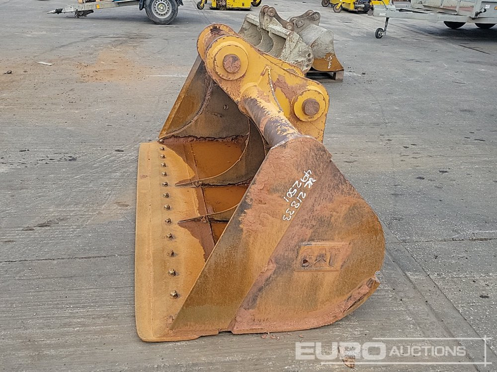 CAT 84" Ditching Bucket 80mm Pin to suit 20 Ton Excavator - Bucket: picture 2 CAT 84" Ditching Bucket 80mm Pin to suit 20 Ton Excavator - Bucket: picture 2