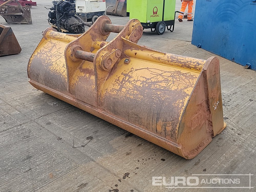 CAT 84" Ditching Bucket 80mm Pin to suit 20 Ton Excavator - Bucket: picture 5 CAT 84" Ditching Bucket 80mm Pin to suit 20 Ton Excavator - Bucket: picture 5