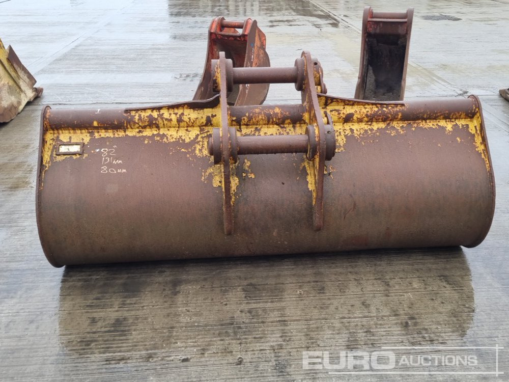 CAT 84" Ditching Bucket 80mm Pin to suit 20 Ton Excavator - Bucket: picture 4 CAT 84" Ditching Bucket 80mm Pin to suit 20 Ton Excavator - Bucket: picture 4