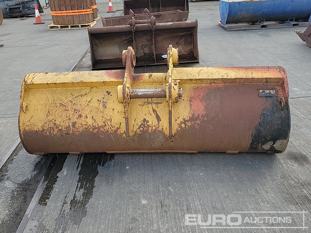 CAT 94" Ditching Bucket 80mm Pin to suit 20 Ton Excavator - Bucket: picture 4 CAT 94" Ditching Bucket 80mm Pin to suit 20 Ton Excavator - Bucket: picture 4