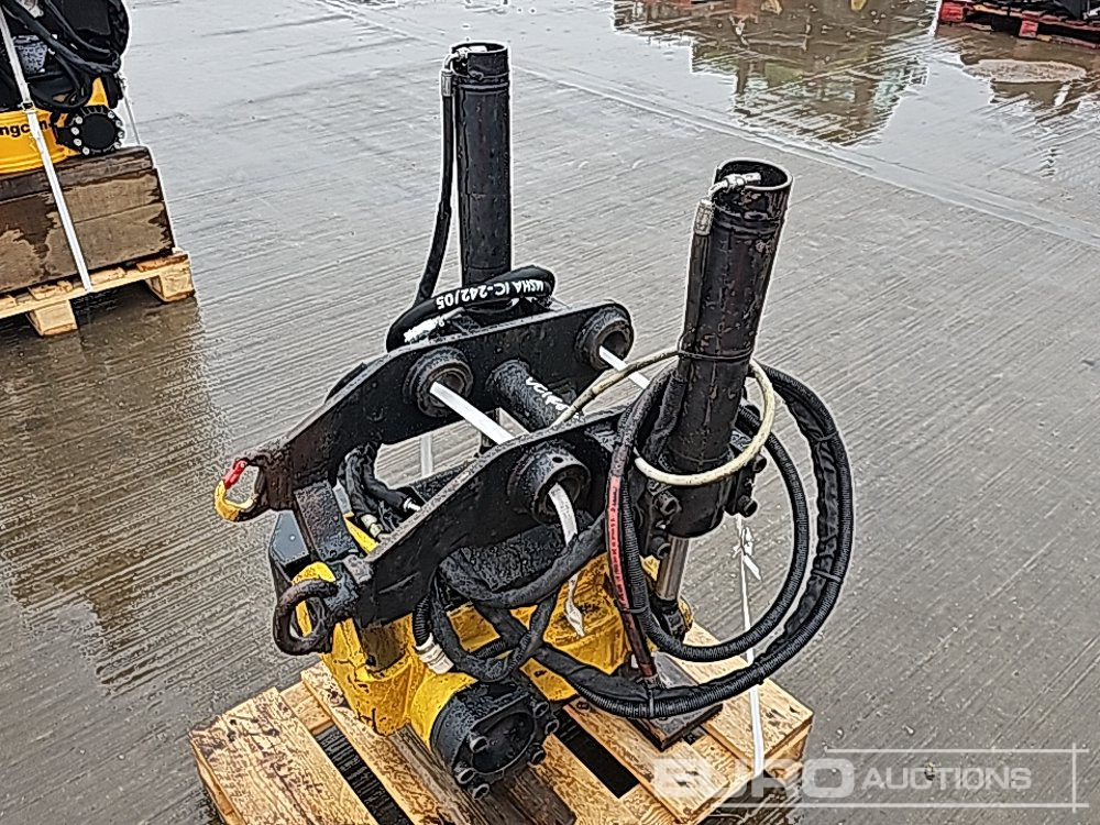 Engcon Hydraulic Rotating Tilting QH 50mm Pin to suit 6-8 Ton Excavator - Quick coupler: picture 5 Engcon Hydraulic Rotating Tilting QH 50mm Pin to suit 6-8 Ton Excavator - Quick coupler: picture 5