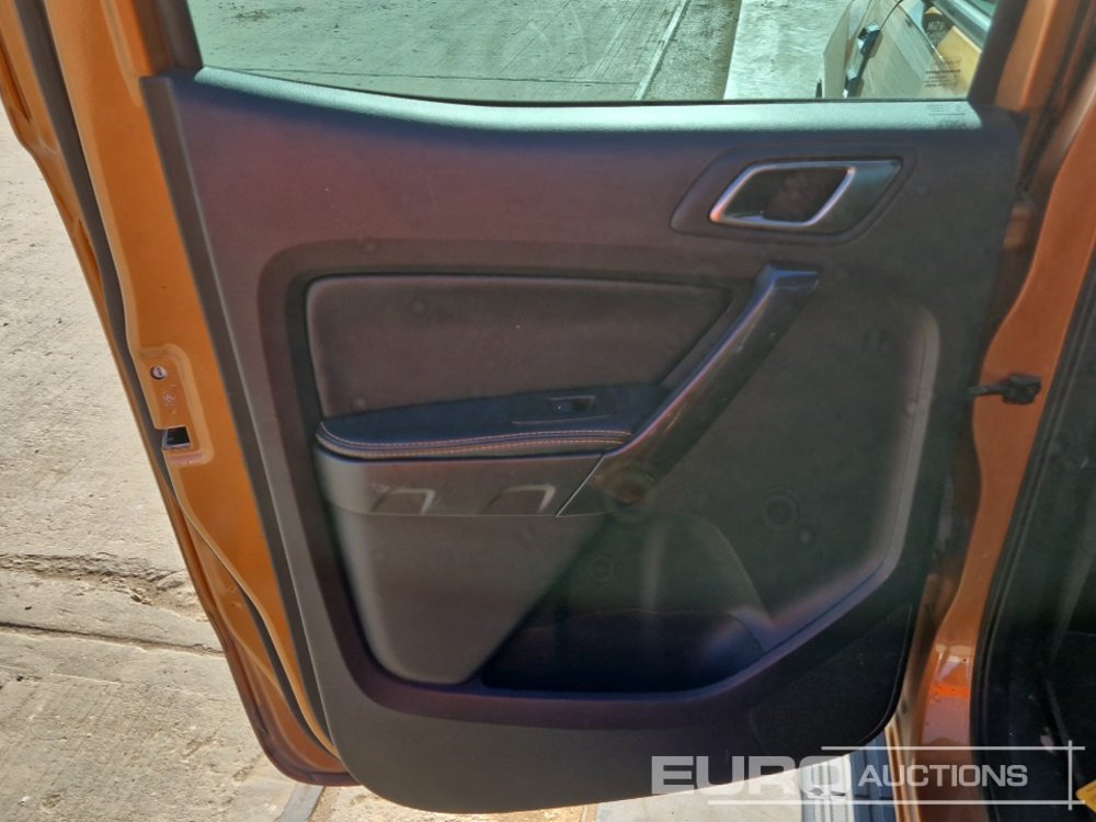 Pickup truck Ford Ranger Wildtrack: picture 27