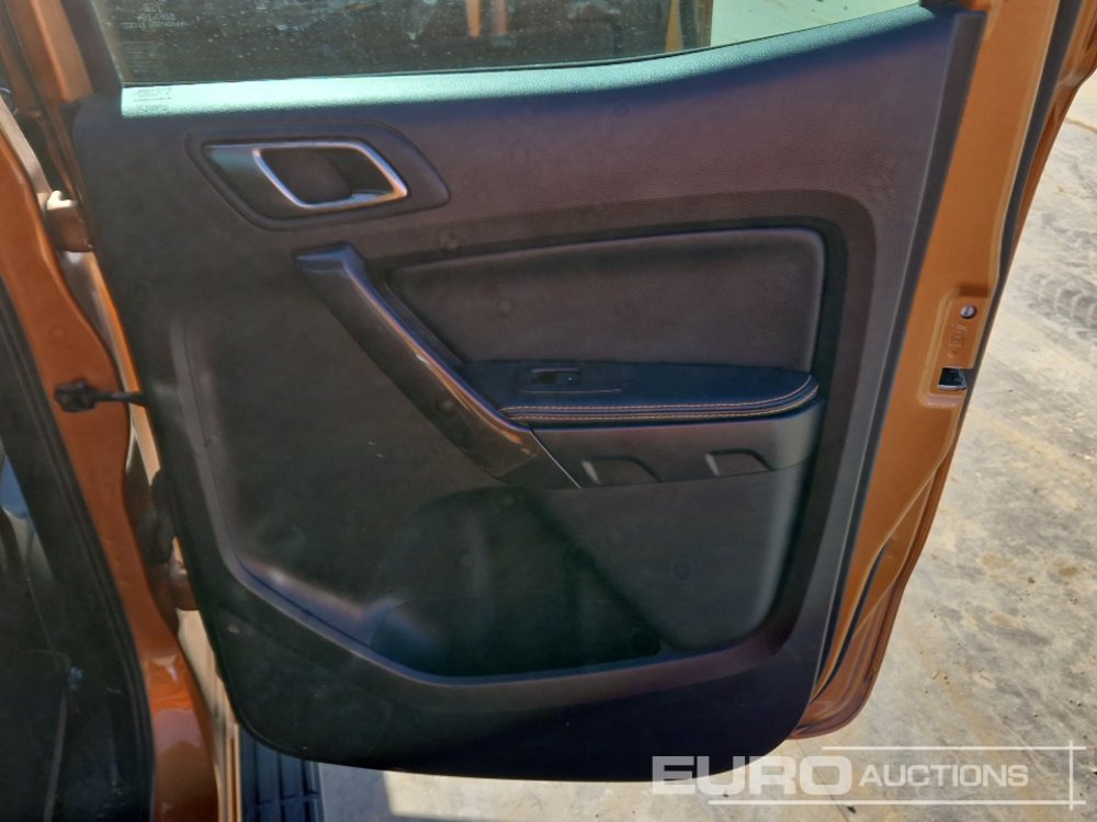 Pickup truck Ford Ranger Wildtrack: picture 24